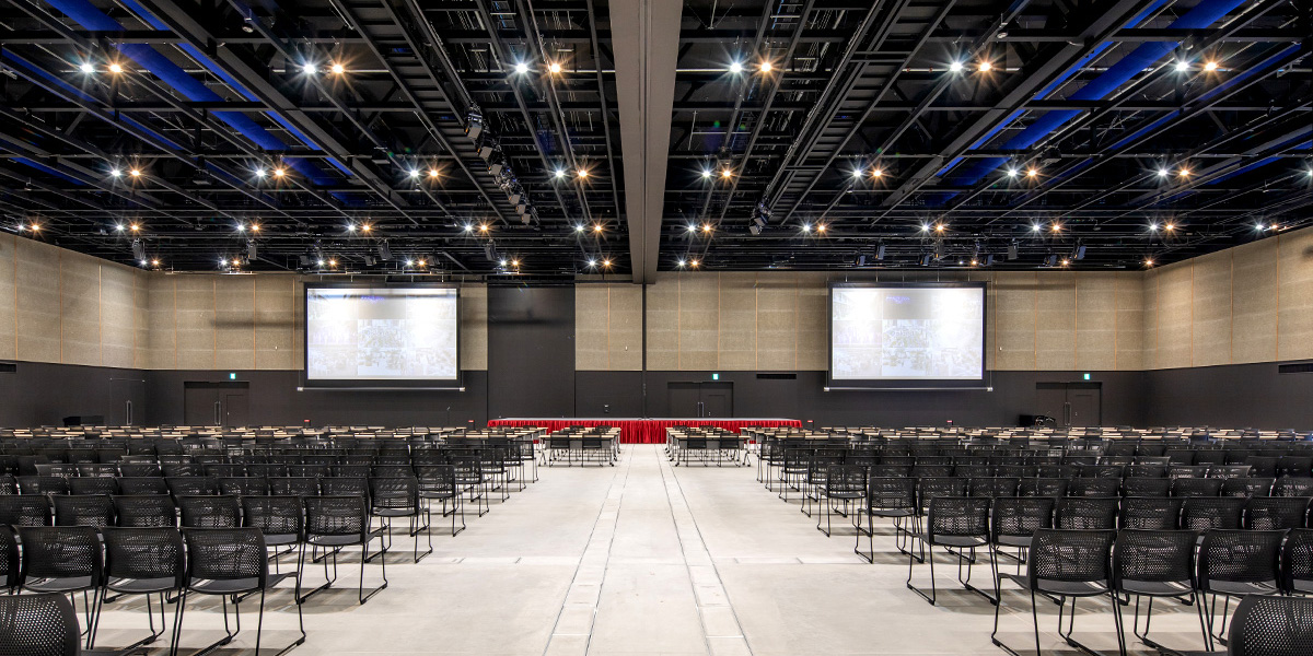 収容可能人数1,300人以上